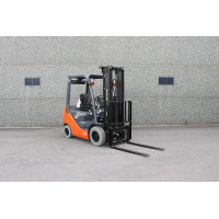 Дизельный погрузчик  TOYOTA 02-8FDF18