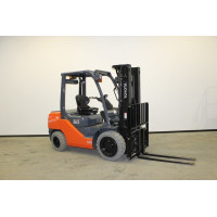 Дизельный погрузчик  TOYOTA 02-8FDF30