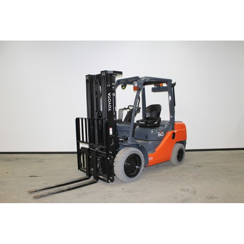 Дизельный погрузчик  TOYOTA 02-8FDF30