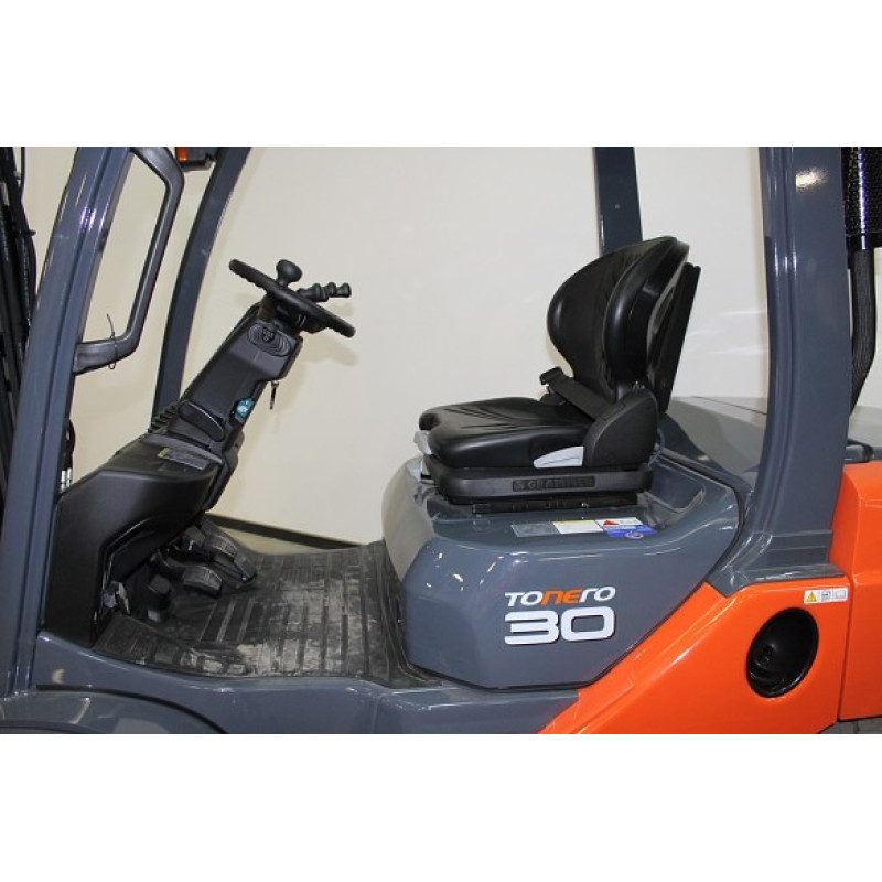 Дизельный погрузчик  TOYOTA 02-8FDF30