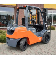 Газовий навантажувач TOYOTA 32-8FGF30