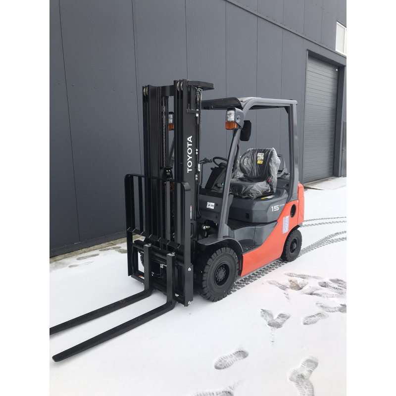 Газовый погрузчик TOYOTA 32-8FGF15