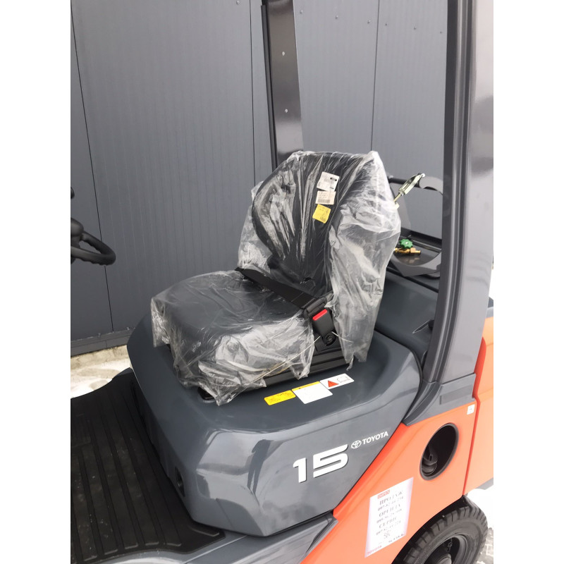 Газовый погрузчик TOYOTA 32-8FGF15