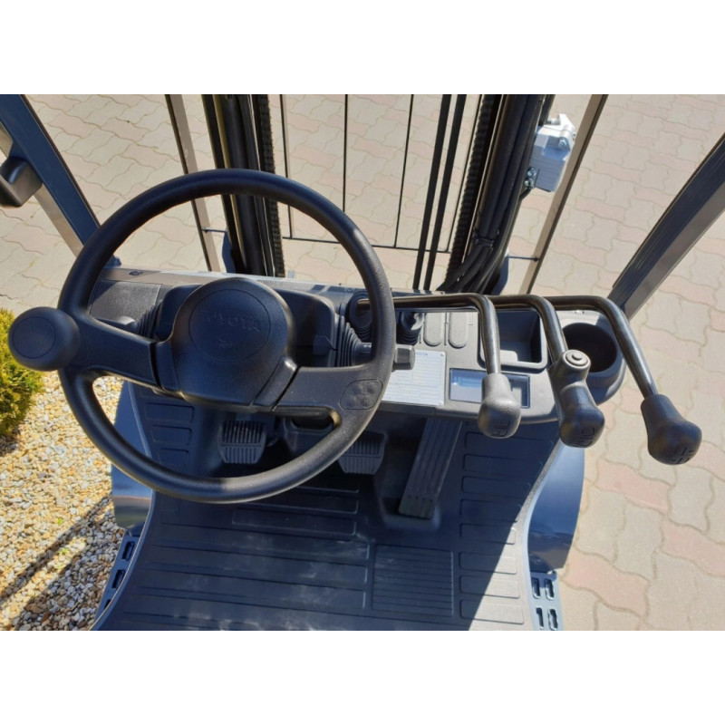 Газовий навантажувач TOYOTA 32-8FGF18