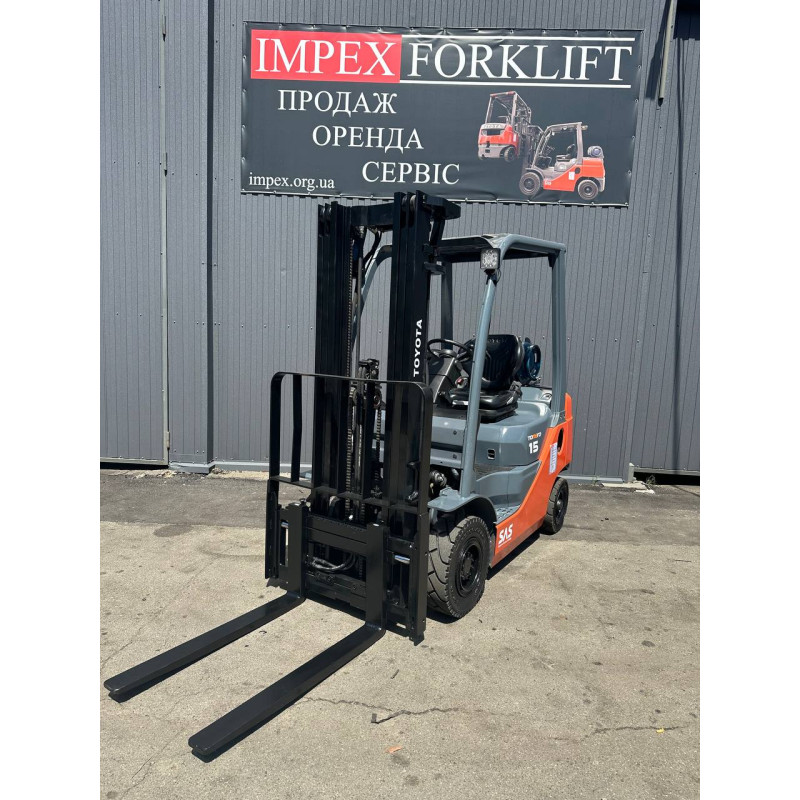 Газовый погрузчик TOYOTA 02-8 FGF15.