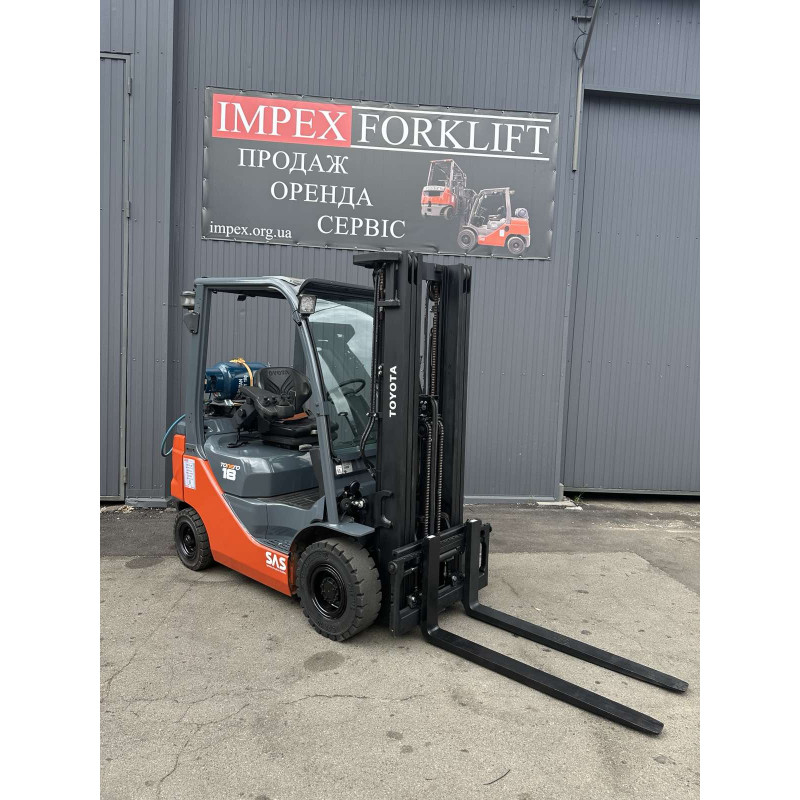 Погрузчик газовый TOYOTA 02-8FGF18