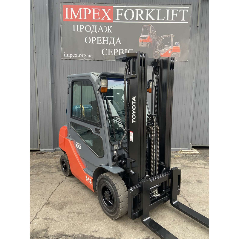 Газовый погрузчик TOYOTA 02-8FGF25