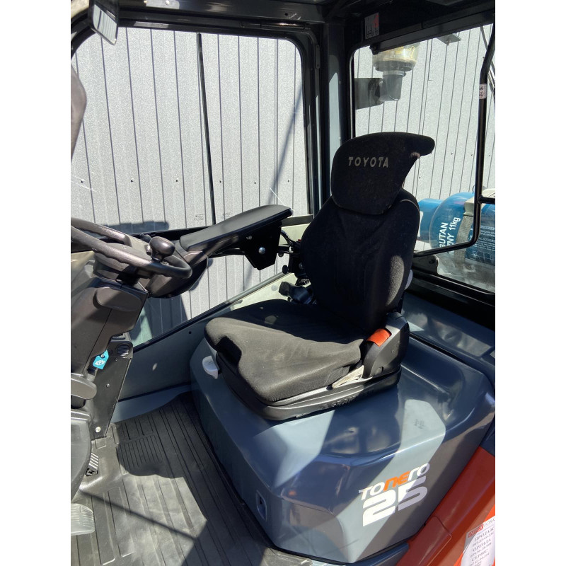Навантажувач газовий TOYOTA 02-8FGF25