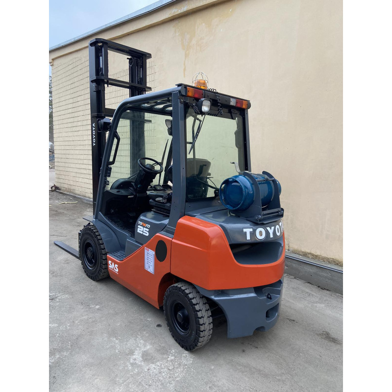 Газовий навантажувач TOYOTA 02-8FGF25