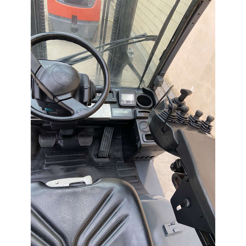 Газовый погрузчик TOYOTA 02-8FGF25