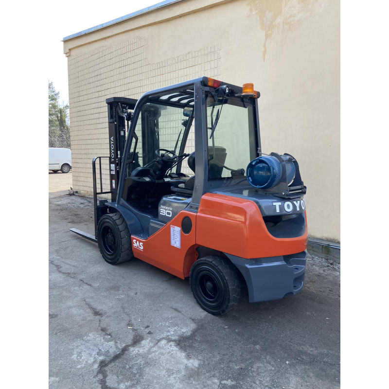 Газовий навантажувач TOYOTA 02-8FGF30