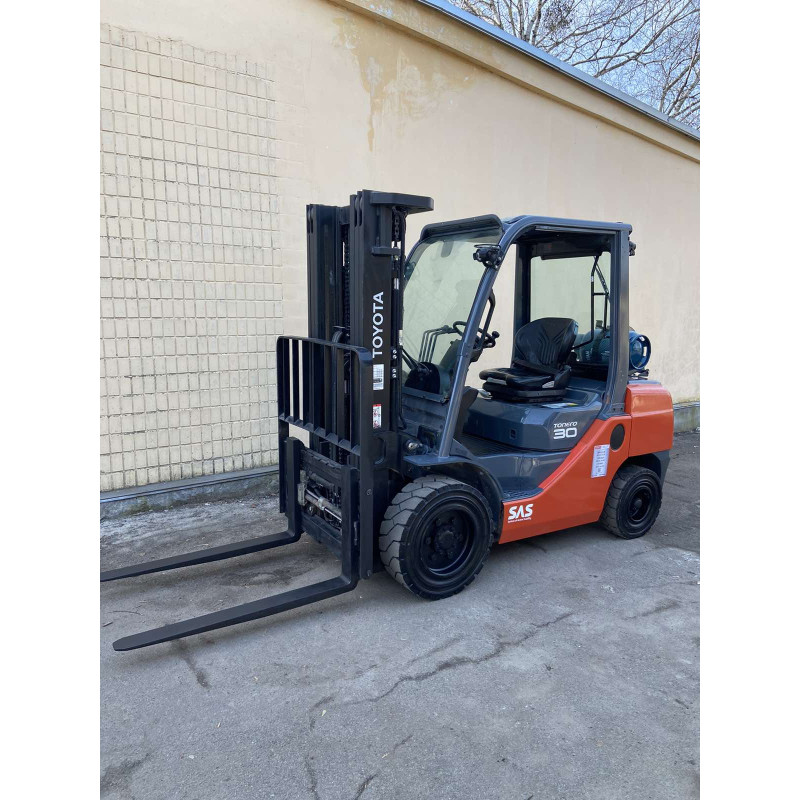 Газовий навантажувач TOYOTA 02-8FGF30