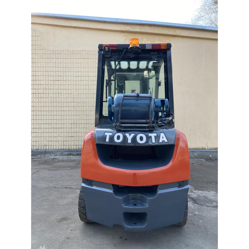 Газовий навантажувач TOYOTA 02-8FGF30