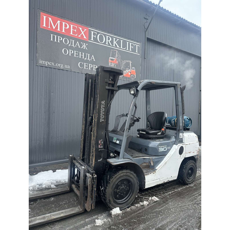 Газовый погрузчик TOYOTA 02-8FGF30