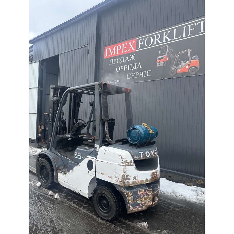 Газовый погрузчик TOYOTA 02-8FGF30