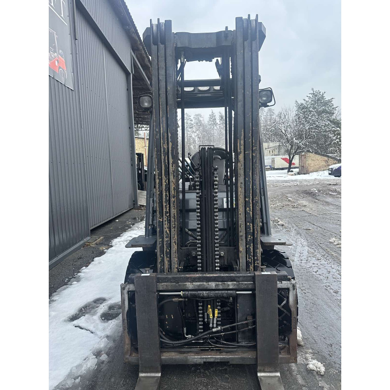 Газовый погрузчик TOYOTA 02-8FGF30