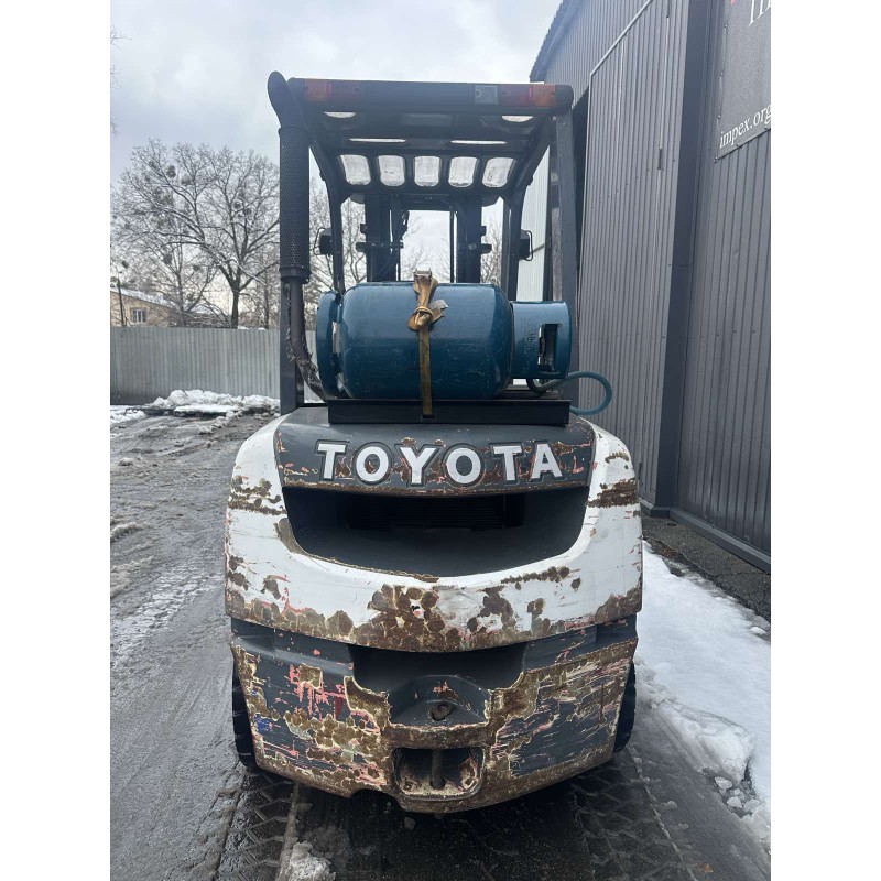 Газовый погрузчик TOYOTA 02-8FGF30