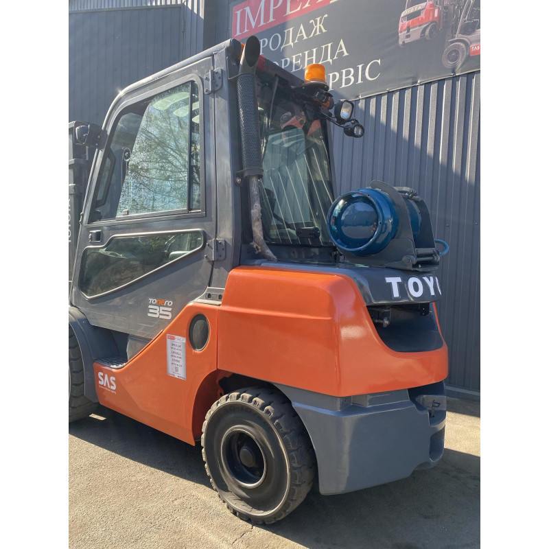 Погрузчик газовый TOYOTA 02-8FGJF35