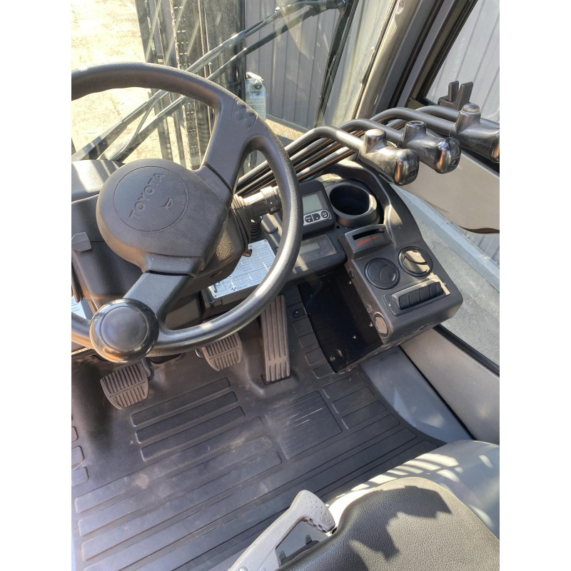 Погрузчик газовый TOYOTA 02-8FGJF35
