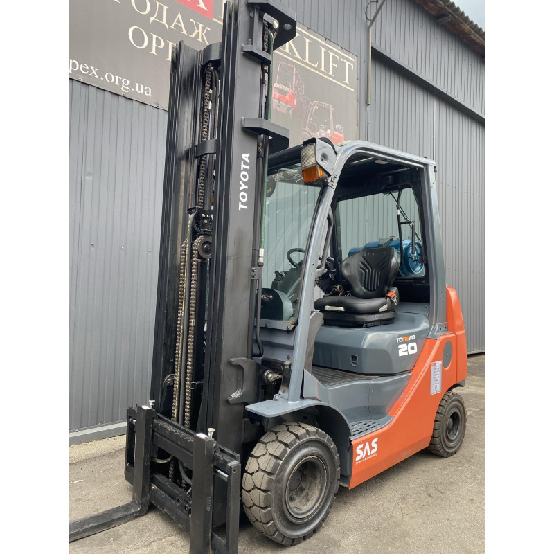 Газовый погрузчик TOYOTA 02-8FGKF20
