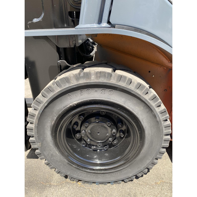 Погрузчик газ-бензиновый TOYOTA 32-8FG18