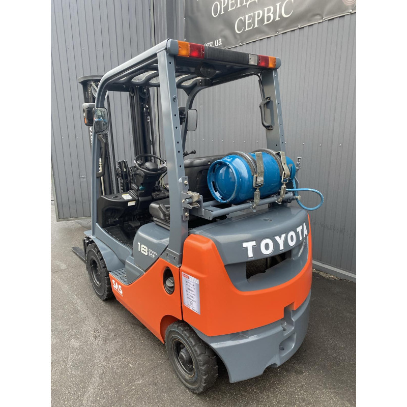Погрузчик газ-бензиновый TOYOTA 32-8FG18