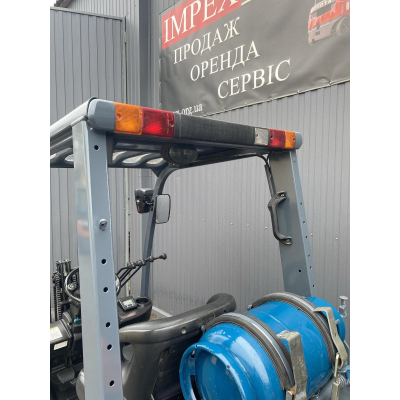 Погрузчик газ-бензиновый TOYOTA 32-8FG18