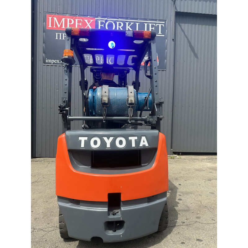 Навантажувач газ-бензиновий TOYOTA 32-8FG18
