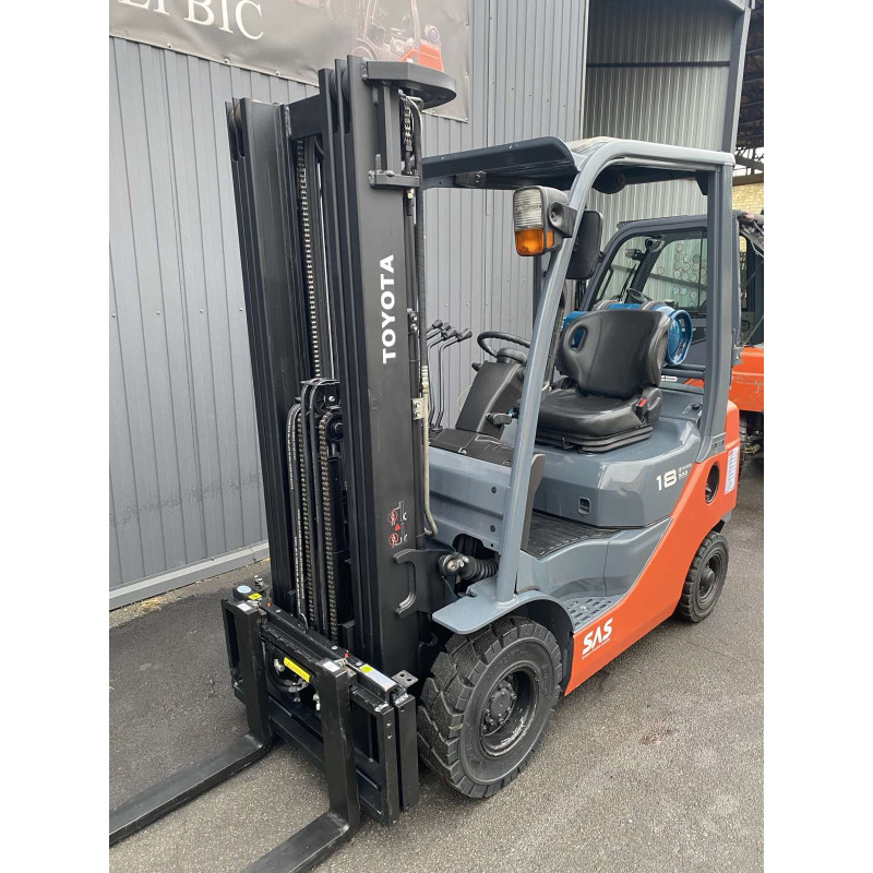 Навантажувач газ-бензиновий TOYOTA 32-8FG18