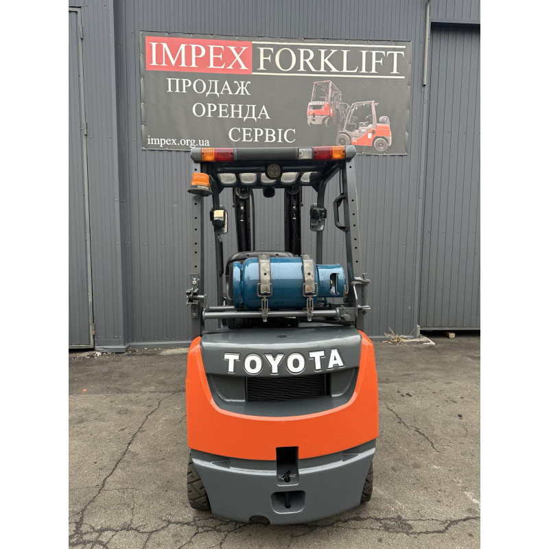 Навантажувач газ-бензиновий TOYOTA 32-8FG18