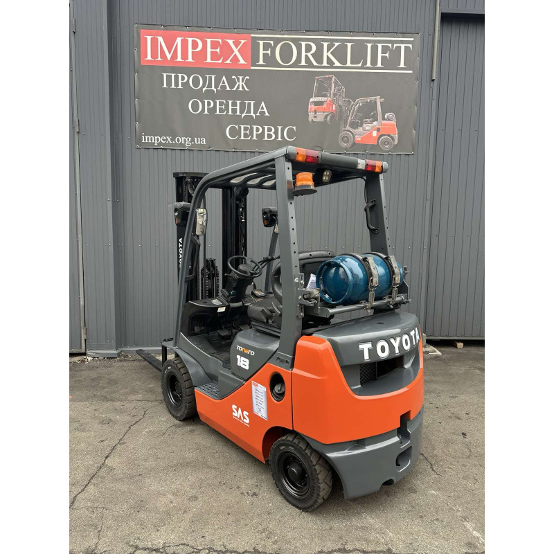 Навантажувач газ-бензиновий TOYOTA 32-8FG18