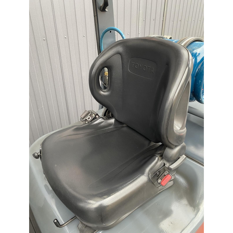 Навантажувач газ-бензиновий TOYOTA 32-8FG25