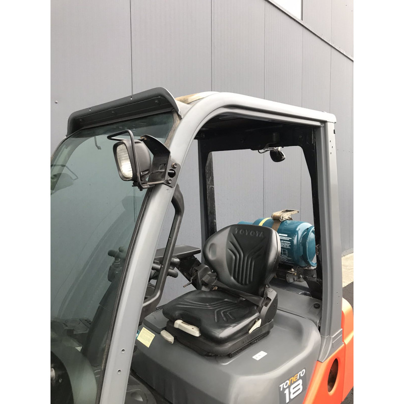 Газовий навантажувач TOYOTA 02-8 FGF15.