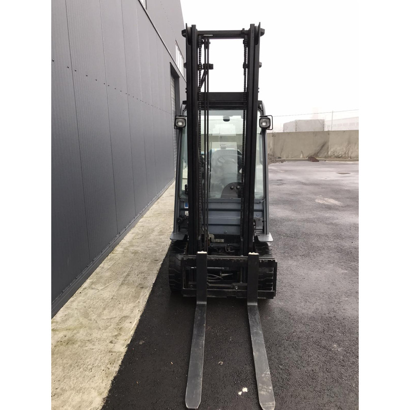 Газовий навантажувач TOYOTA 02-8 FGF15.