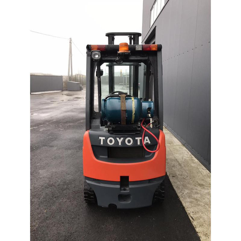 Газовий навантажувач TOYOTA 02-8 FGF15.