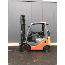 Газовий навантажувач TOYOTA 02-8 FGF15.