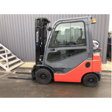 Газовий навантажувач TOYOTA 02-8FGF18.