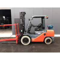 Газовый погрузчик TOYOTA 02-8FGJF35.