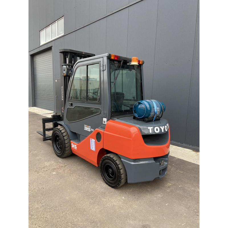 Газовий навантажувач TOYOTA 02-8FGJF35
