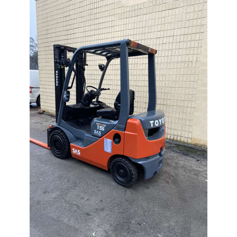 Дизельний навантажувач TOYOTA 02-8FDF15