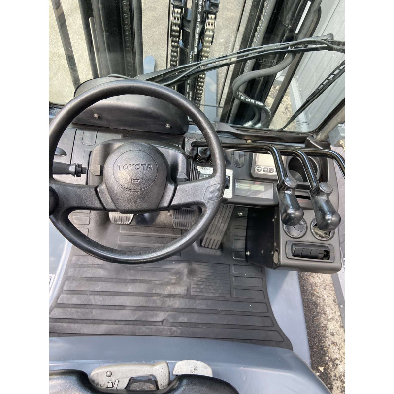 Дизельний навантажувач TOYOTA 02-8FDF25