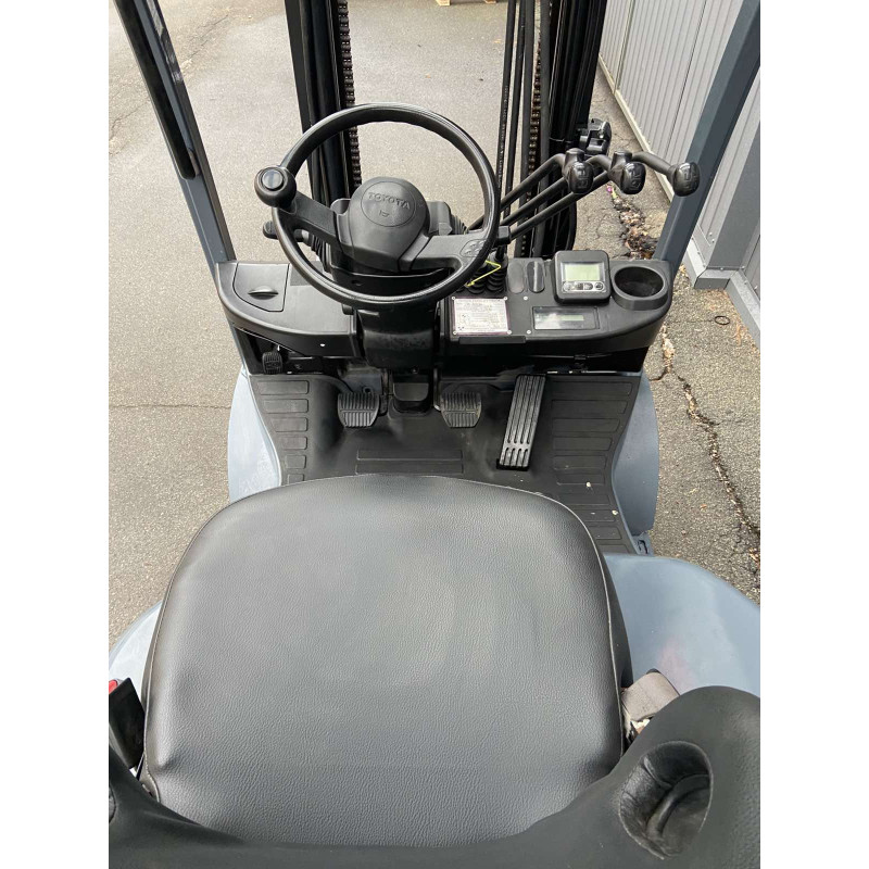 Дизельний навантажувач TOYOTA 62-8FD18