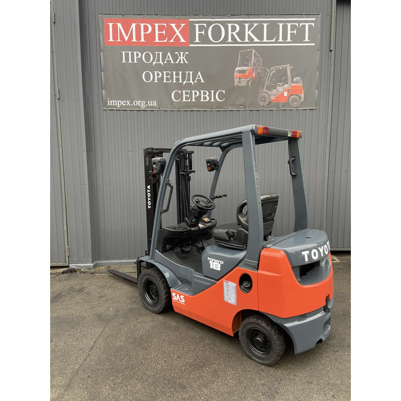 Дизельный погрузчик TOYOTA 62-8FD18