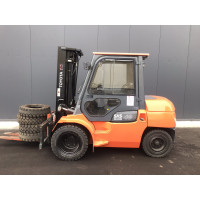Дизельный погрузчик TOYOTA 40А-7FDK40.