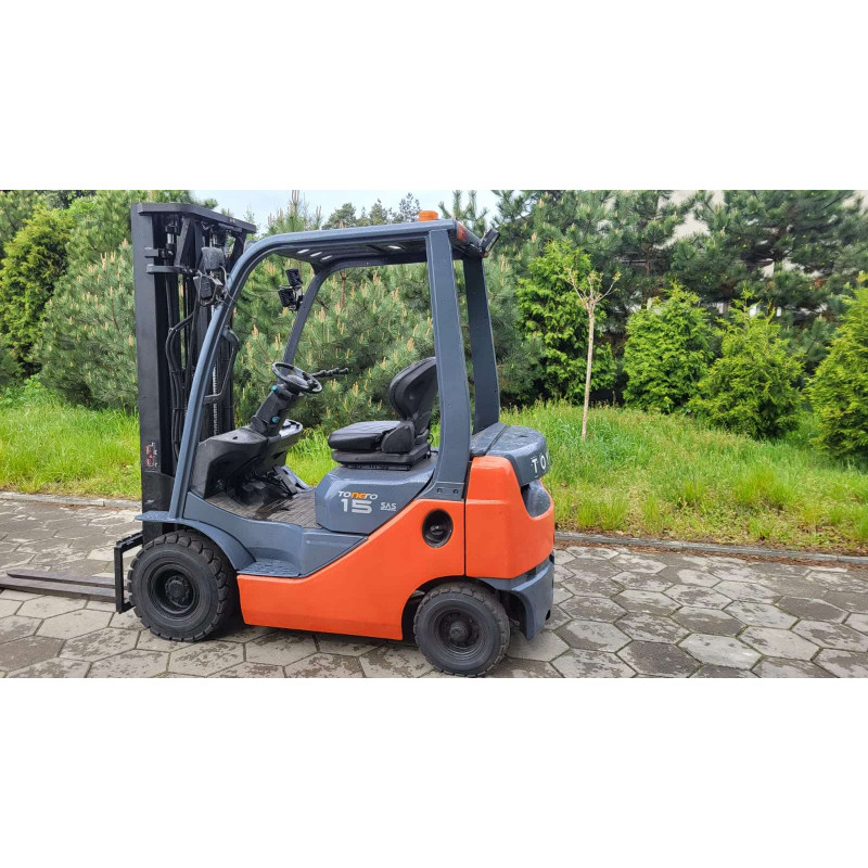 Дизельный погрузчик TOYOTA 02-8FDF15