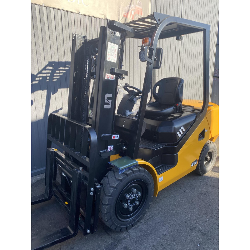 Дизельний навантажувач UN FD30T