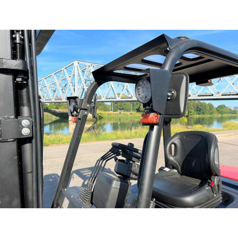 Новый дизельный погрузчик EP CPCD30T8