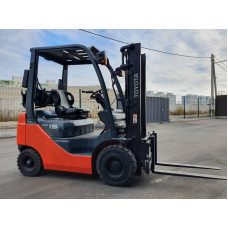 Газо-бензиновий навантажувач TOYOTA 02-8 FG15.