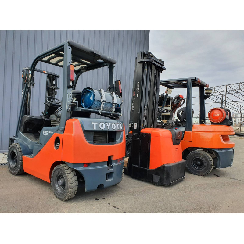 Газо-бензиновый погрузчик TOYOTA 02-8 FG15.
