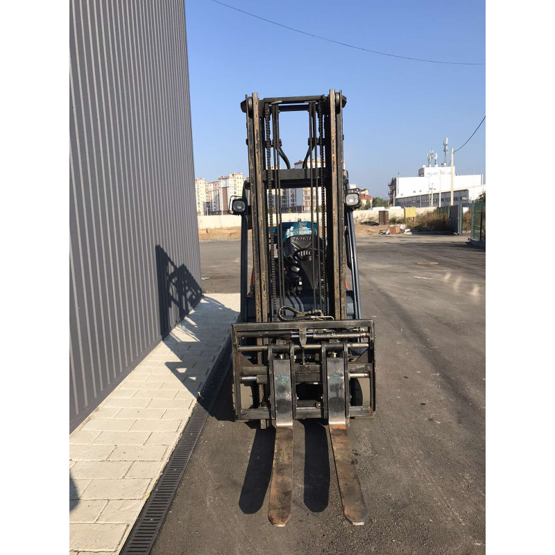 Газовый погрузчик TOYOTA 02-8FGKF20.